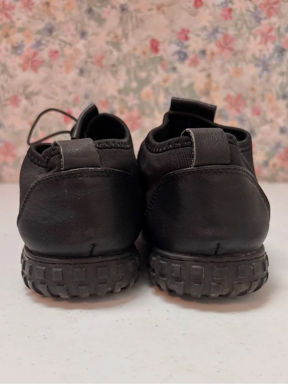 Bernie Mev Leather Toggle Pull Slip On Sneaker Shoe Black Size EU 39 US 8.5